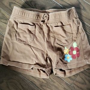 Girls shorts s 5-6
